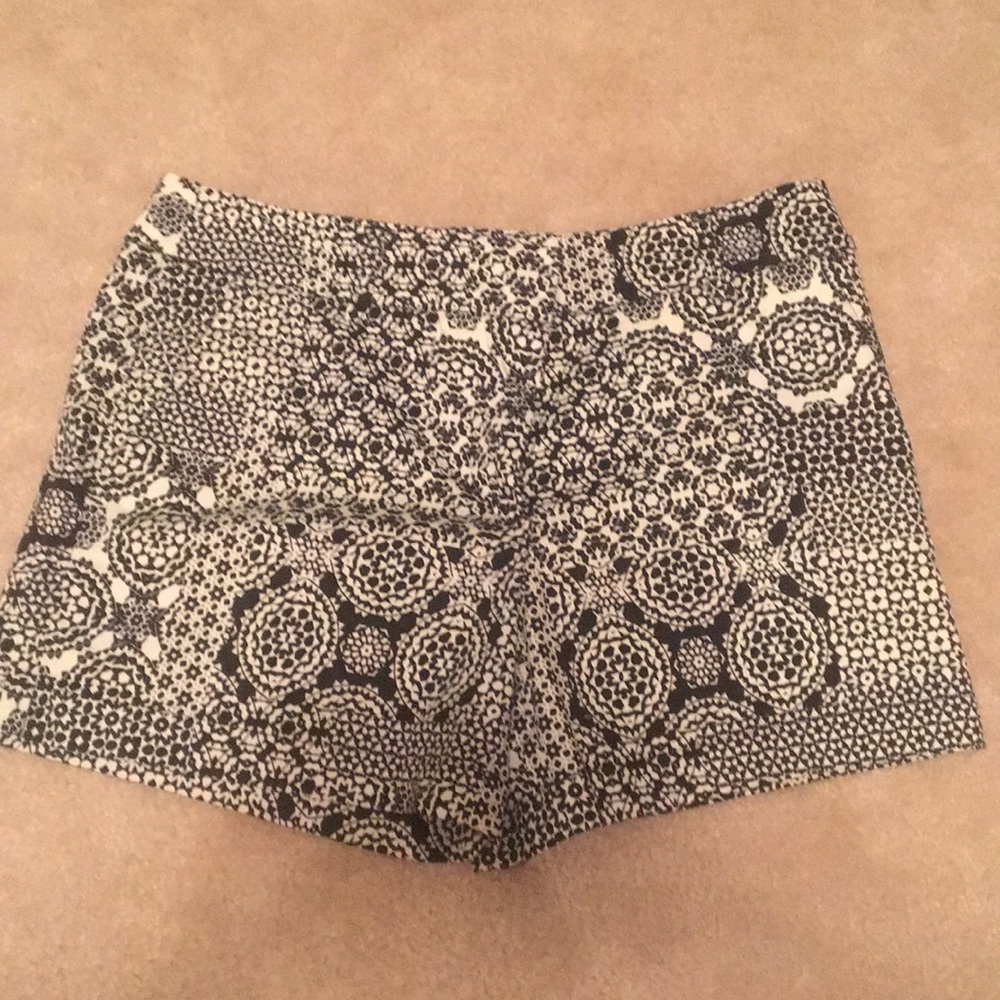 🌼Black White Shorts🌼